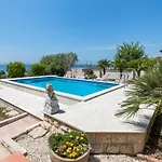 Holiday Home Split